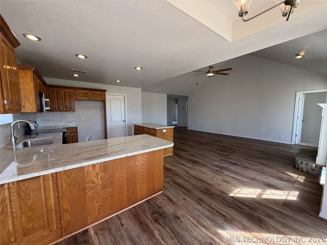 3728 S 195th Avenue, Broken Arrow, OK 74014