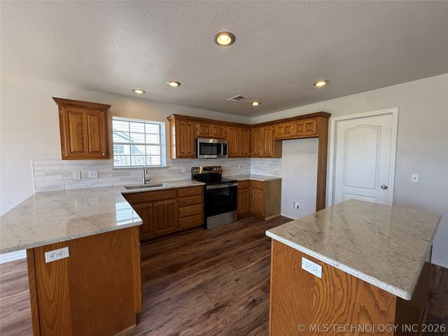 3728 S 195th Avenue, Broken Arrow, OK 74014