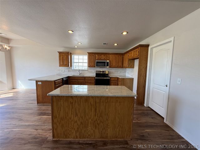 3728 S 195th Avenue, Broken Arrow, OK 74014