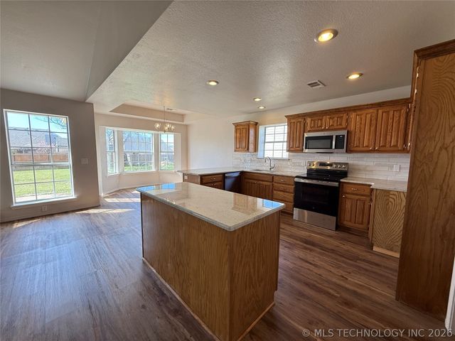 3728 S 195th Avenue, Broken Arrow, OK 74014