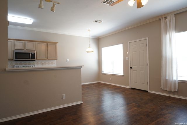 7203 snowden, San Antonio, TX 78240