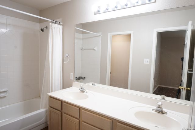 7203 snowden, San Antonio, TX 78240