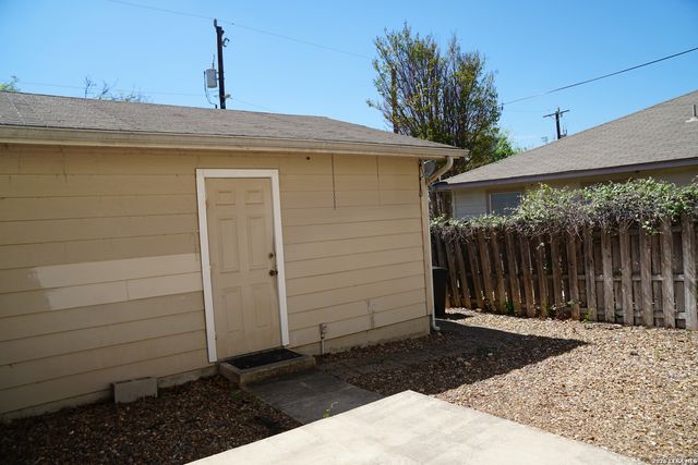 7203 snowden, San Antonio, TX 78240