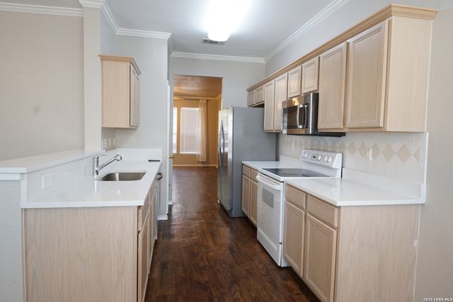 7203 snowden, San Antonio, TX 78240