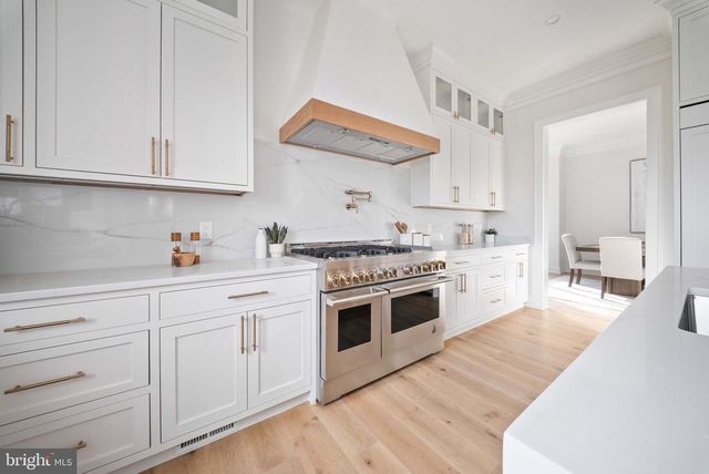 5203 SANGAMORE RD, Bethesda, MD 20816