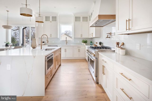 5203 SANGAMORE RD, Bethesda, MD 20816