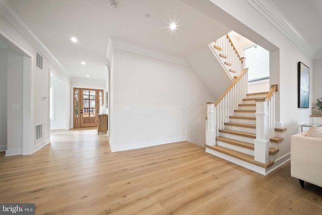 5203 SANGAMORE RD, Bethesda, MD 20816