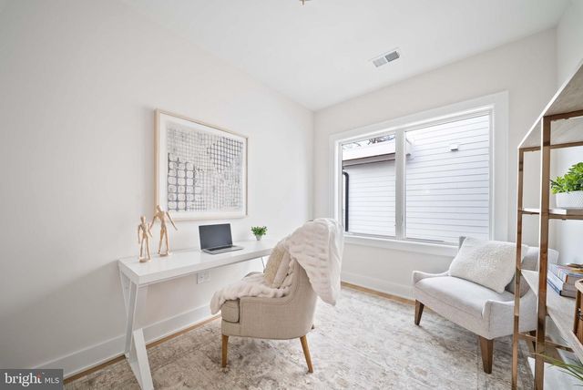 5203 SANGAMORE RD, Bethesda, MD 20816