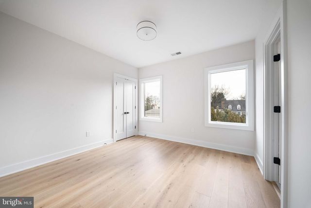 5203 SANGAMORE RD, Bethesda, MD 20816