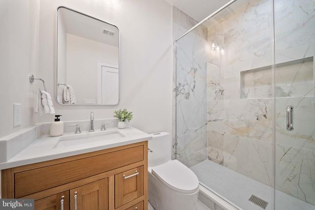 5203 SANGAMORE RD, Bethesda, MD 20816