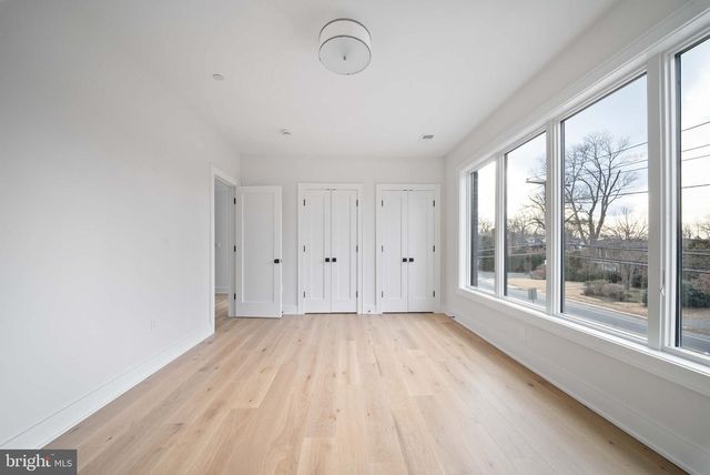 5203 SANGAMORE RD, Bethesda, MD 20816