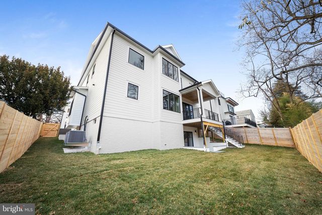 5203 SANGAMORE RD, Bethesda, MD 20816