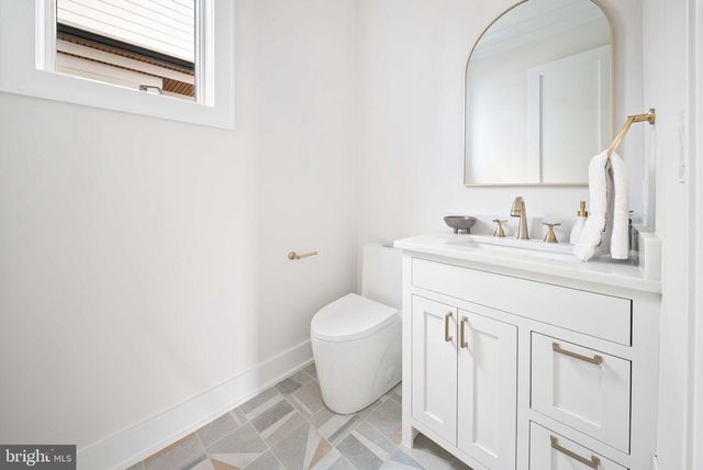 5203 SANGAMORE RD, Bethesda, MD 20816