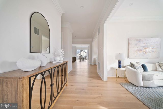 5203 SANGAMORE RD, Bethesda, MD 20816