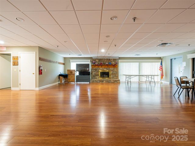 502 Spanish Oak Lane, Hendersonville, NC 28791