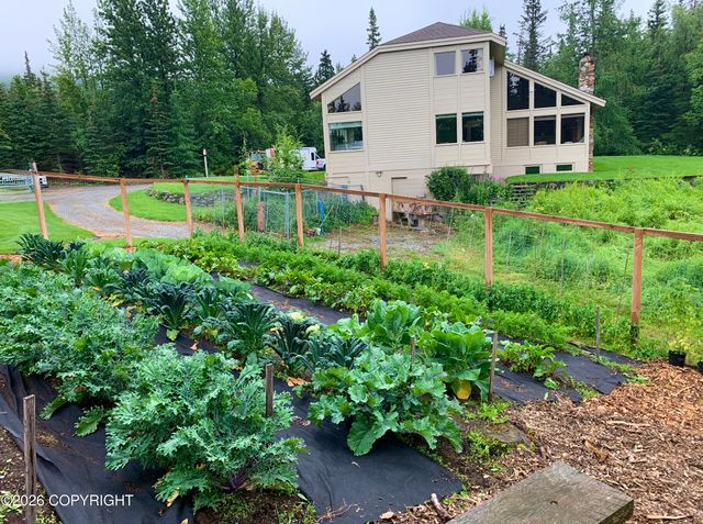 9400 Midden Way, Anchorage, AK 99507