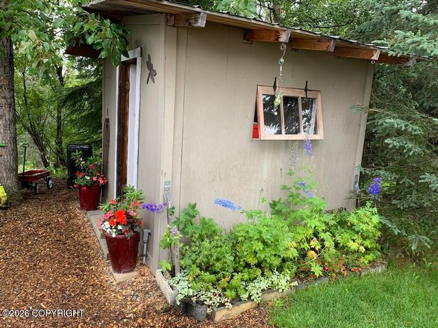 9400 Midden Way, Anchorage, AK 99507