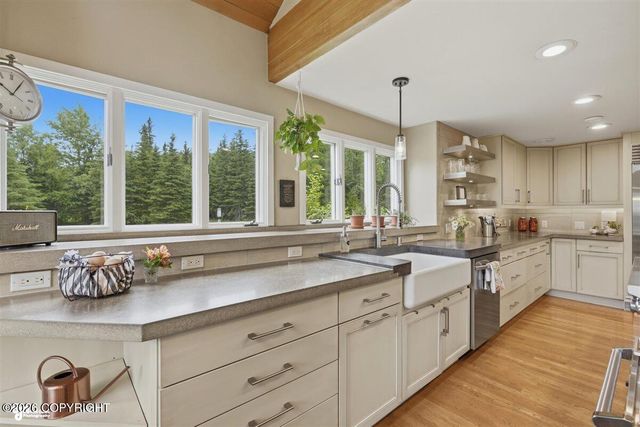 9400 Midden Way, Anchorage, AK 99507