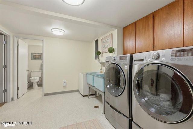 9400 Midden Way, Anchorage, AK 99507