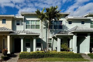 3973 Poinciana Ln, Hollywood, FL 33021