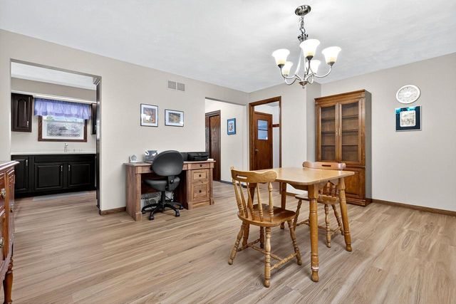 1332 LIBERTY COURT, Neenah, WI 54956