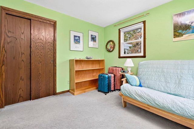 1332 LIBERTY COURT, Neenah, WI 54956