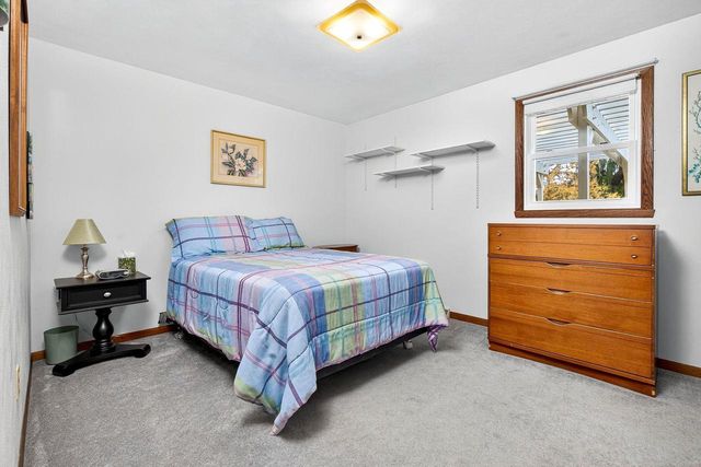 1332 LIBERTY COURT, Neenah, WI 54956