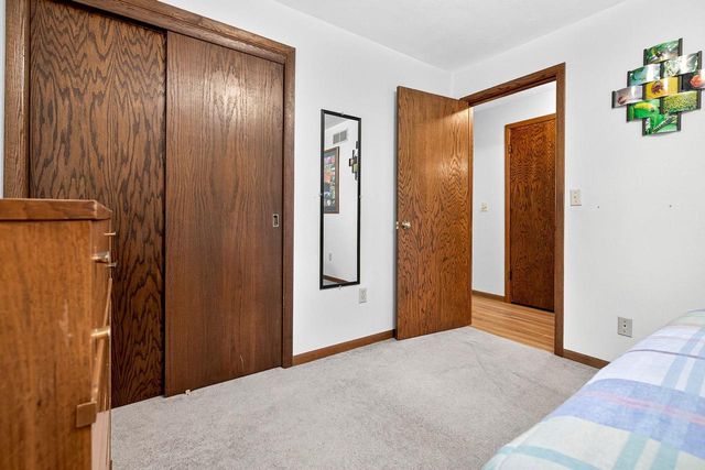 1332 LIBERTY COURT, Neenah, WI 54956