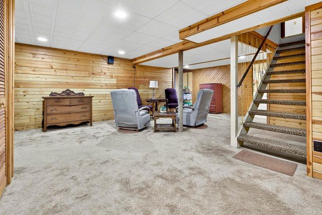 1332 LIBERTY COURT, Neenah, WI 54956