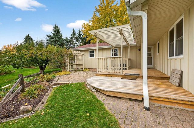 1332 LIBERTY COURT, Neenah, WI 54956