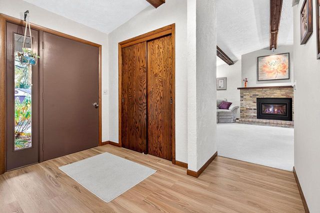 1332 LIBERTY COURT, Neenah, WI 54956