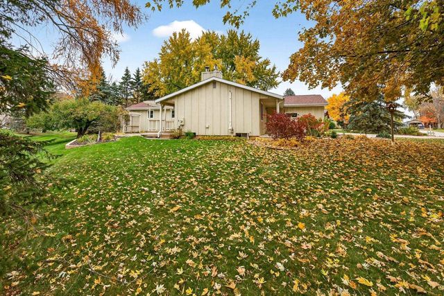 1332 LIBERTY COURT, Neenah, WI 54956