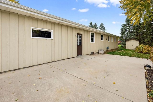 1332 LIBERTY COURT, Neenah, WI 54956