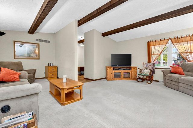 1332 LIBERTY COURT, Neenah, WI 54956