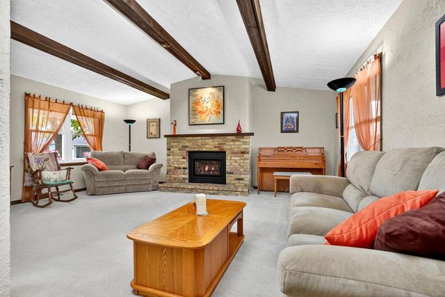 1332 LIBERTY COURT, Neenah, WI 54956