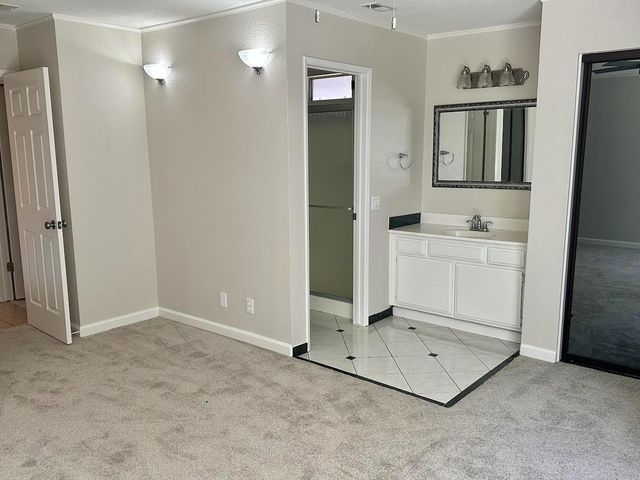 8221 E Foxfire Dr, Orangevale, CA 95662