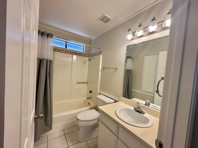 8221 E Foxfire Dr, Orangevale, CA 95662