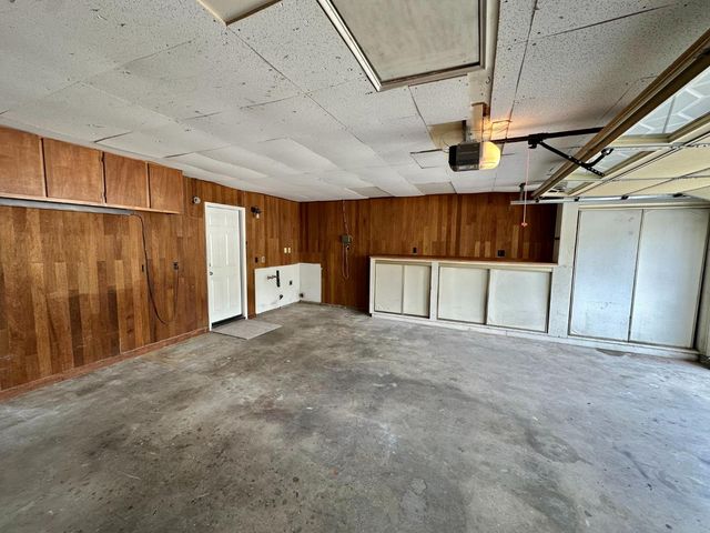 8221 E Foxfire Dr, Orangevale, CA 95662
