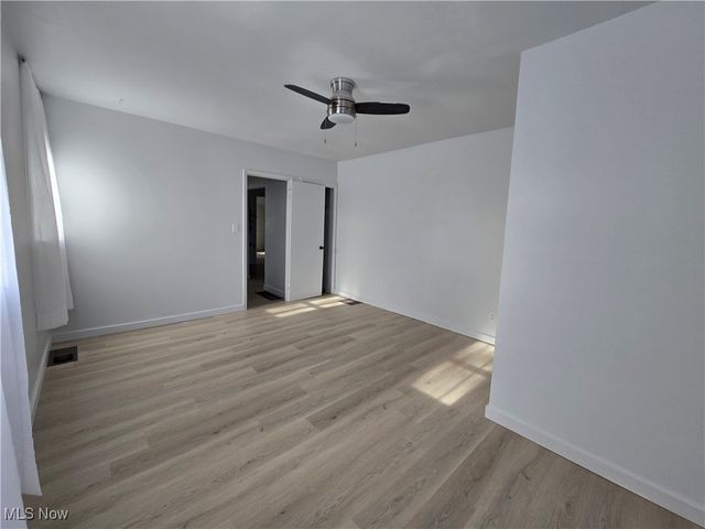 26 Bouquet Avenue, Youngstown, OH 44509