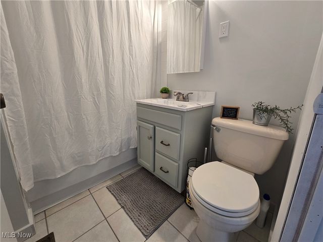 26 Bouquet Avenue, Youngstown, OH 44509