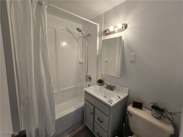 26 Bouquet Avenue, Youngstown, OH 44509