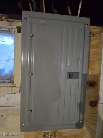 26 Bouquet Avenue, Youngstown, OH 44509