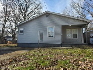 26 Bouquet Avenue, Youngstown, OH 44509