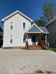 408 Broad State Rd 7 Street, Conneaut, OH 44030