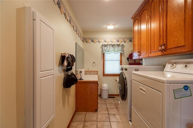 8601 Timber Trails Drive, De Soto, KS 66018