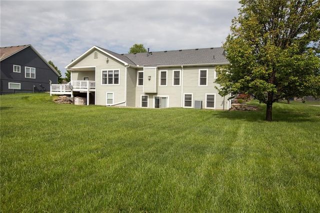 8601 Timber Trails Drive, De Soto, KS 66018