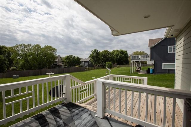 8601 Timber Trails Drive, De Soto, KS 66018