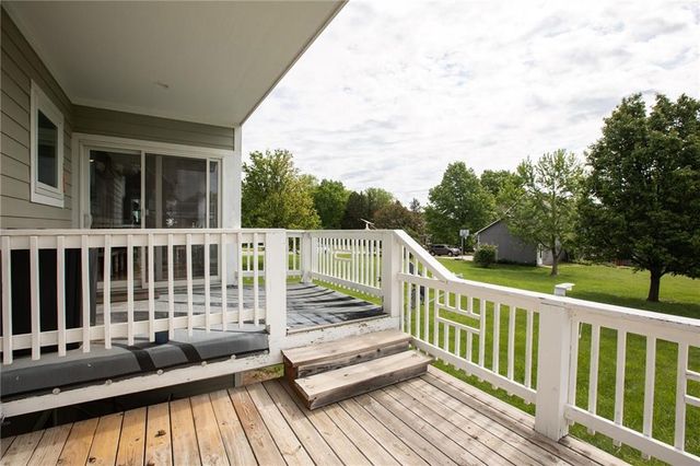 8601 Timber Trails Drive, De Soto, KS 66018