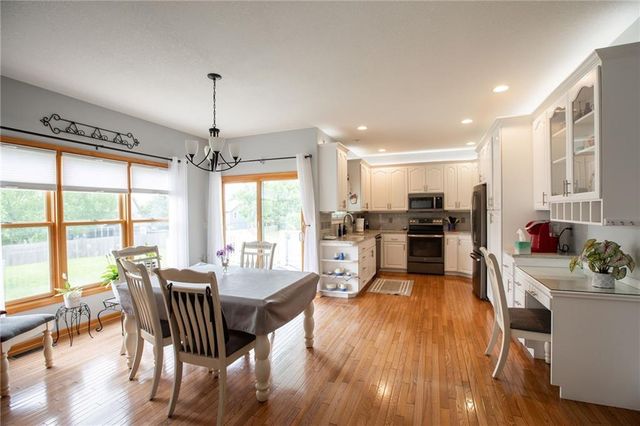 8601 Timber Trails Drive, De Soto, KS 66018