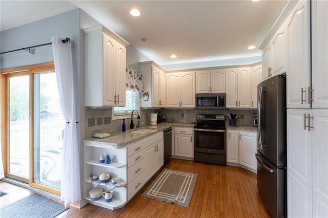 8601 Timber Trails Drive, De Soto, KS 66018